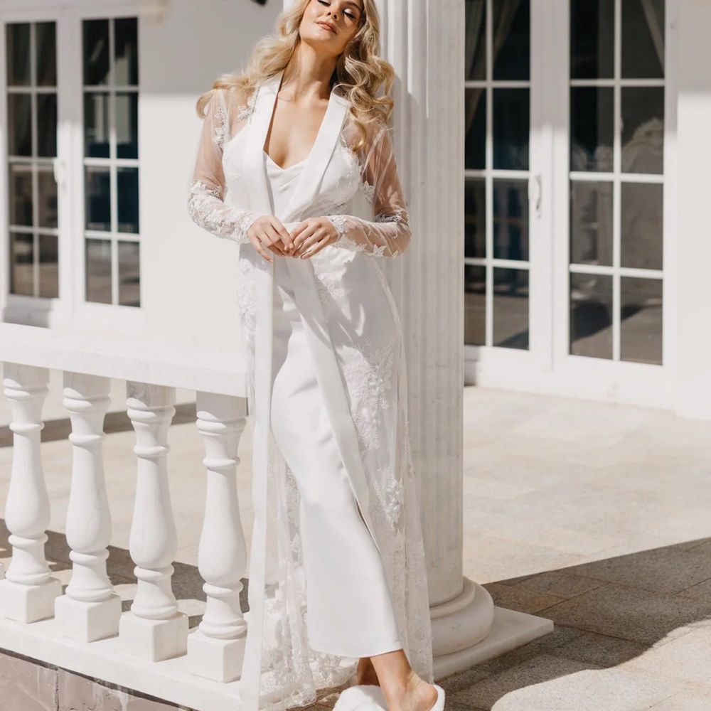LE ROSE STORIES BRIDAL ROBE - MONIQUE PEARL BEADED MAXI W/ SLIP XS